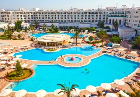 На първа линия в Хамамет, Тунис: Полет от София + 7 нощувки на човек на база All Inclusive в EL MOURADI EL MENZEH 4*