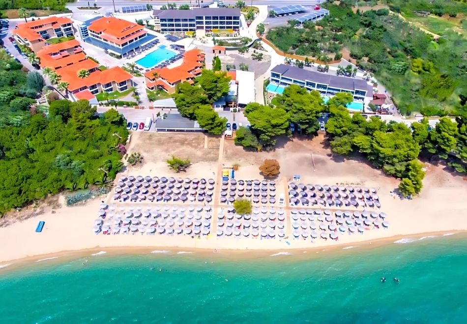 Почивка в Hotel Lagomandra Beach****, Никити, Гърция! Нощувка за ДВАМА със закуска и вечеря + басейн. Дете до 11.99г. БЕЗПЛАТНО!