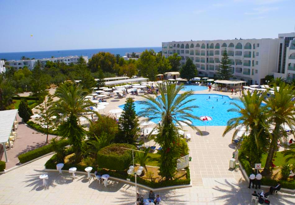 На първа линия в хотел EL MOURADI PALACE 5*, Хамамет, Тунис. Полет от София + 7 нощувки за ДВАМА на база All Inclusive