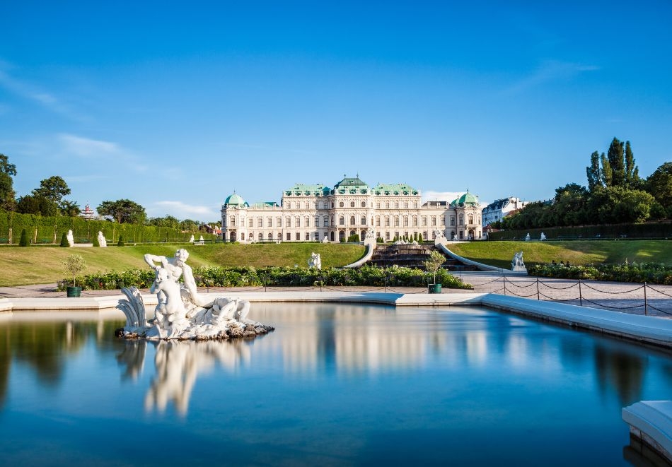 Уикенд във Виена! Самолетен билет от София + 3 нощувки за ДВАМА в Kyriad Vienna Altmannsdorf