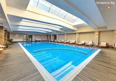 Нощувка със закуска на човек + вътрешен минерален басейн, СПА и безплатно настаняване на дете до 12г. в хотел Сана Спа, Хисаря