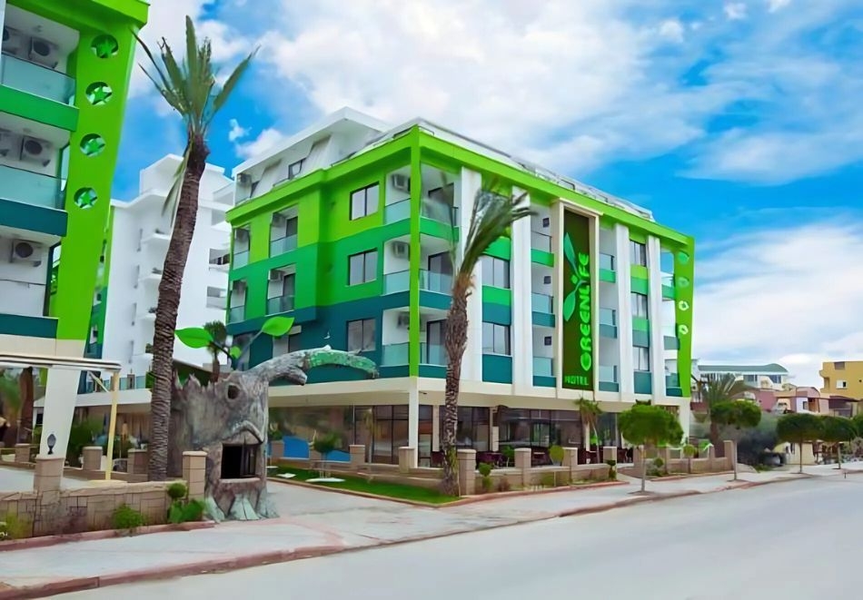 На 150 м. от плажа в Алания! Полет от София + 7 All Inclusive нощувки на човек в Green Life Hotel 4* + шезлонги и чадър на плажа.