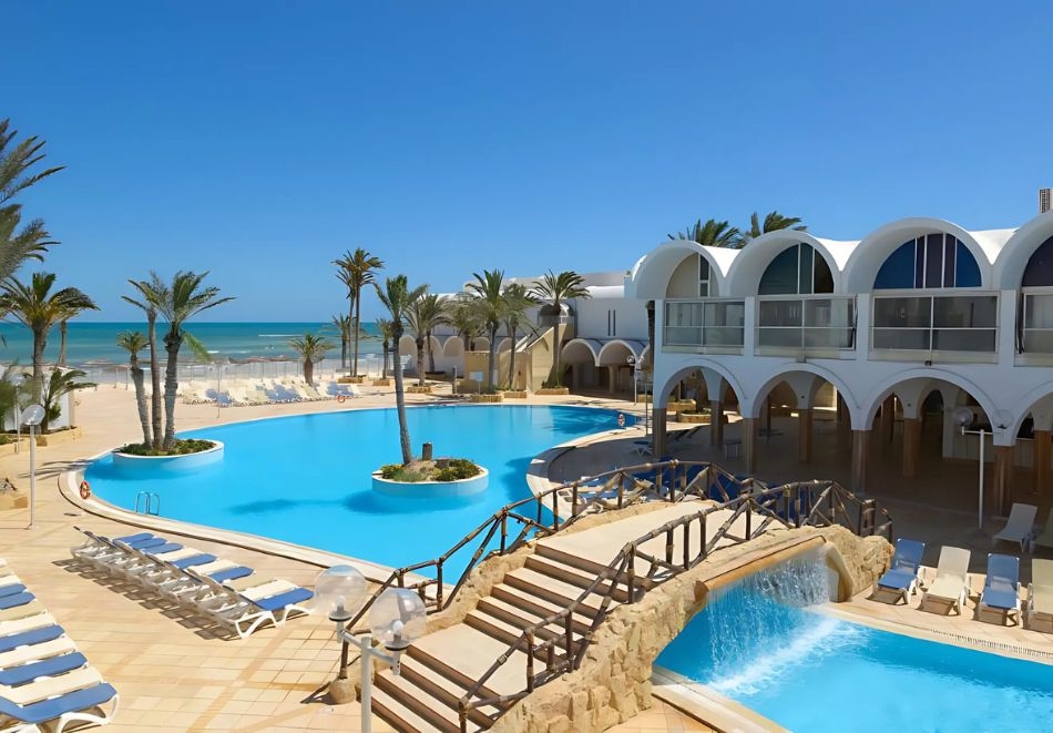 	 All Inclusive почивка на първа линия на о-в Джерба, Тунис! Чартърен полет от София + 7 нощувки на човек в DAR JERBA NARJESS 4* 