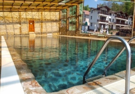 Нощувка на човек със закуска + минерален басейн и релакс зона в хотел Петрелийски, Огняново