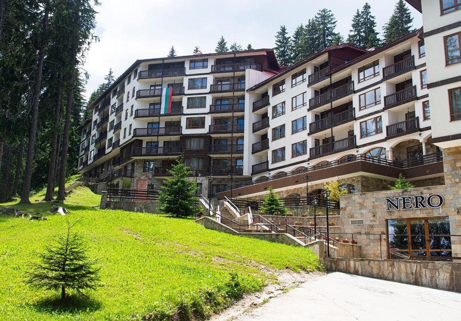 Лято в Пампорово! Нощувка на човек със закуска в Комплекс Неро