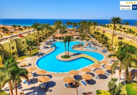 На първа линия в Хургада, Египет: Самолетен билет от София + 7 нощувки на човек на база All Inclusive в Palm Beach Resort 4*
