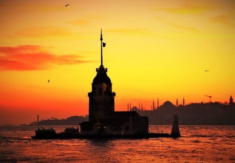 Екскурзия до Истанбул! Самолетен билет + 4 нощувки на човек в хотел 4* или 5* със закуски от ТА Росса Травъл