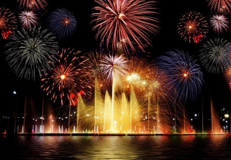 Нова Година в Истанбул! Автобусен транспорт + 3 нощувки на човек със закуски в хотел 3*  + доплащане за Новогодишна вечеря