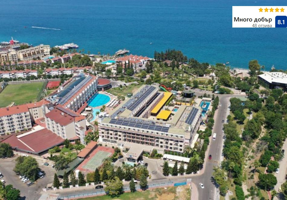 	 Нова година в Crystal De Luxe Resort 5*, Кемер, Турция. Полет от София + 4 нощувки на база Ultra All Inclusive на човек. Задължително доплащане за Новогодишна вечеря! 