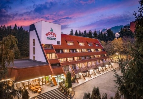 Нощувка  на човек със закуска в хотел Мура, Боровец. Дете до 12г. - БЕЗПЛАТНО!