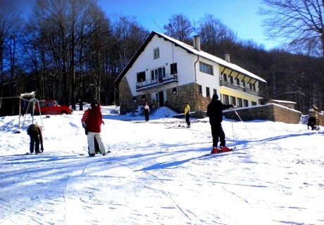 Нощувка на човек в хижа Пършевица, Врачански балкан
