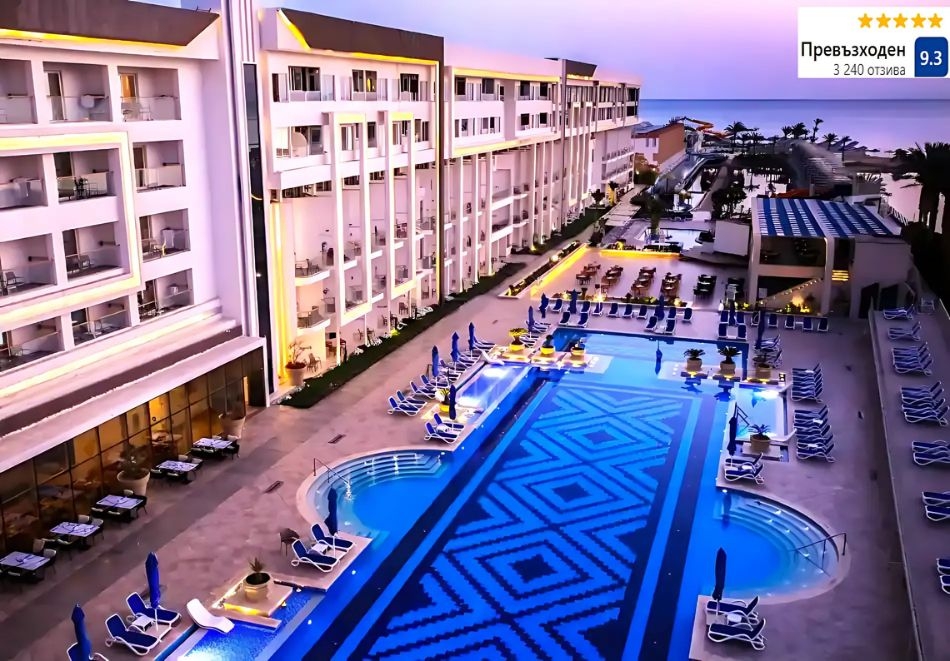 На първа линия в Bellagio Resort and Spa 5*, Хургада, Египет! Самолетен билет от София + 7 нощувки на човек на база All Inclusive