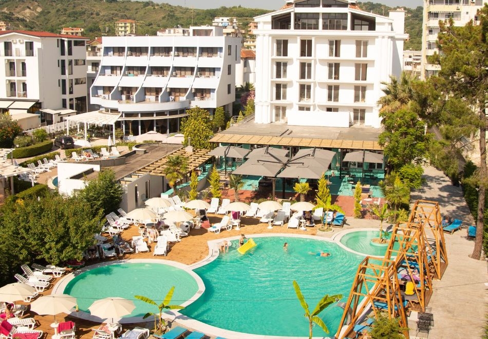 Уикенд в Адриатическа Албания! Полет от София + 3 нощувки на човек със закуски и вечери в хотел Garden Palace Golem 4*