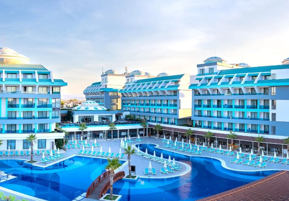 Нова година в Sensitive Premium Resort and SPA 5*, Белек, Турция. Полет от София + 4 нощувки на база Ultra All Inclusive на човек. Задължително доплащане за Новогодишна вечеря!