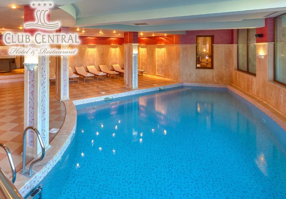 Нощувка със закуска или закуска и вечеря на човек + минерален басейн и релакс център в хотел клуб Централ****, Хисаря.