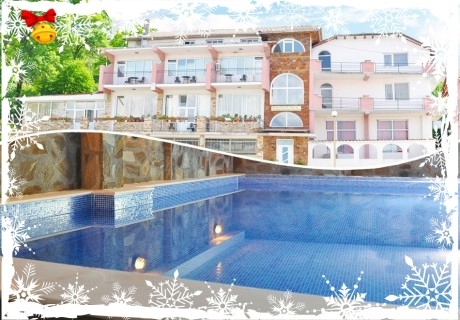 Коледа в Огняново на цени от 60 лв./ 30.68 EUR на човек! Изберете нощувка със закуска или нощувка със закуска и вечеря + минерален басейн в комплекс Черния кос