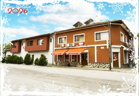 Нова 2026 година в с. Иваново край река Русенски Лом! 2 или 3 нощувки на човек със закуски и вечери, едната празнична + битов кът с барбекю от къща за гости Кладенеца