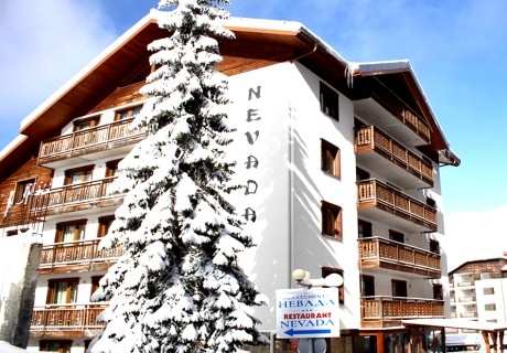 Почивка в Пампорово, в близост до писта №7 и лифт №1! Нощувка на човек със закуска и вечеря от Апартаменти Невада