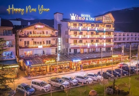 Нова година в Hotel Tino & Spa****, Охрид! 3 нощувки на човек със закуски и вечери, едната Празнична с програма, жива музика и напитки без лимит! Собствен транспорт.