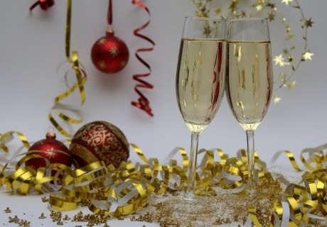 Новогодишен купон в Пирот, Сърбия! Автобусен транспорт от София + Празнична вечеря в ресторант с жива музика и неограничено количество напитки!