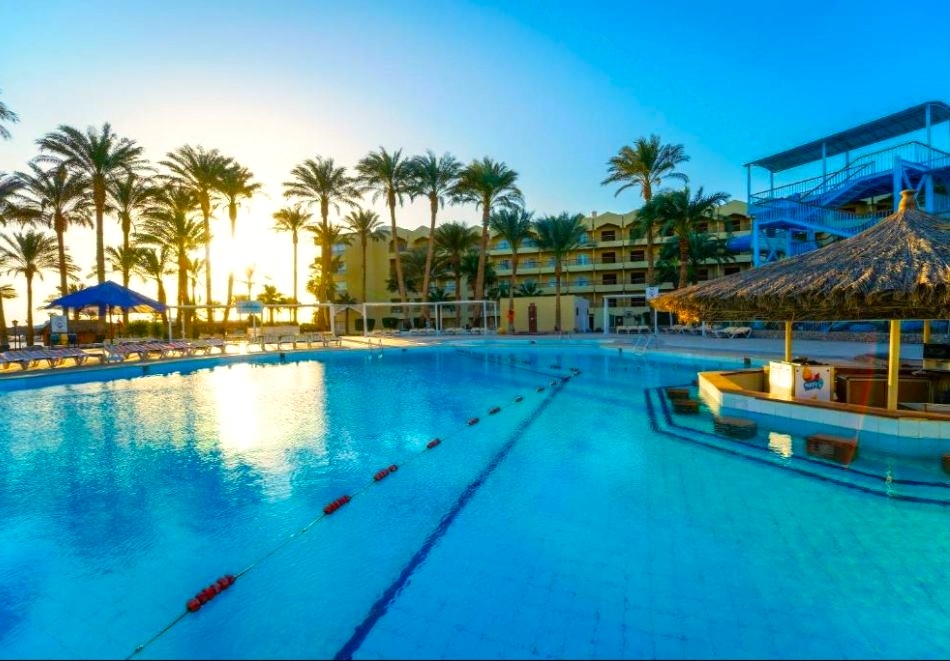 All Inclusive + аквапарк на първа линия в Хургада, Египет! Чартърен полет от София + 7 нощувки на човек в ZYA REGINA RESORT & AQUA PARK 4*