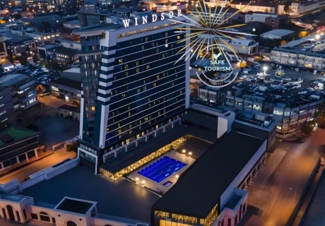 Нова година в WINDZOR HOTEL & CONVENTION CENTER ISTANBUL 5*, Турция! 3 нощувки на човек със закуски + Гала вечеря с програма, жива музика и напитки без лимит! Басейн, СПА и паркинг.Собствен транспорт.