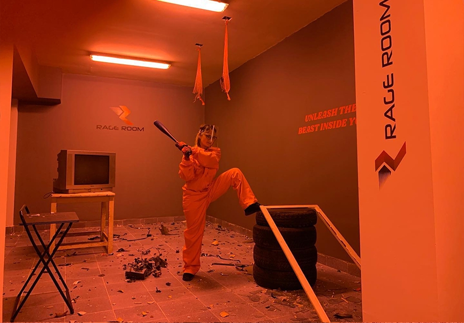30 минути за ДВАМА в антистрес стая Rage Room, София