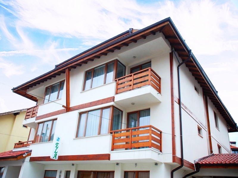 Нощувка за двама + сауна, парна баня и джакузи в къща за гости Ела, Банско