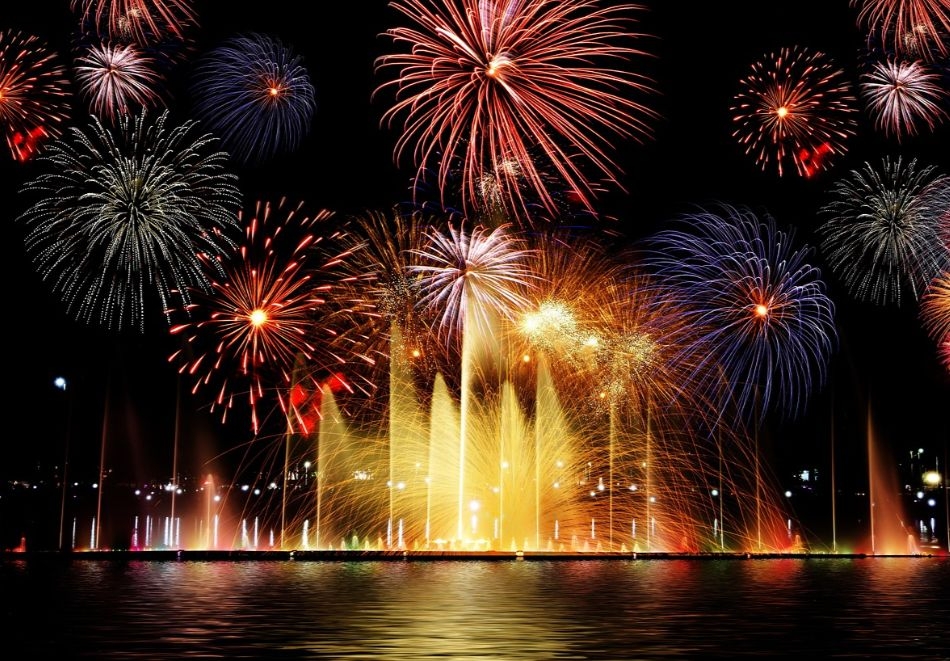 Нова Година в Истанбул с транспорт от София + 2 нощувки на човек със закуски в хотел The Coach*** + доплащане за Новогодишна вечеря