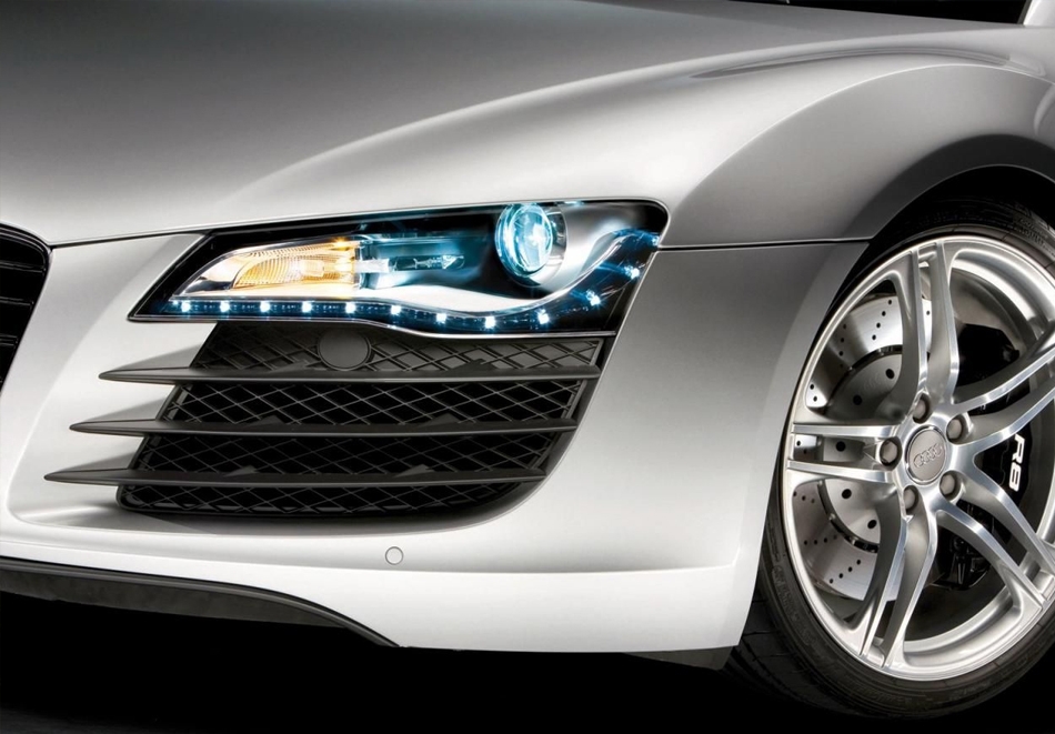 Тристепенно полиране на пластмасови фарове на автомобил само за 39.99 лв. от Автосервиз Крит, София