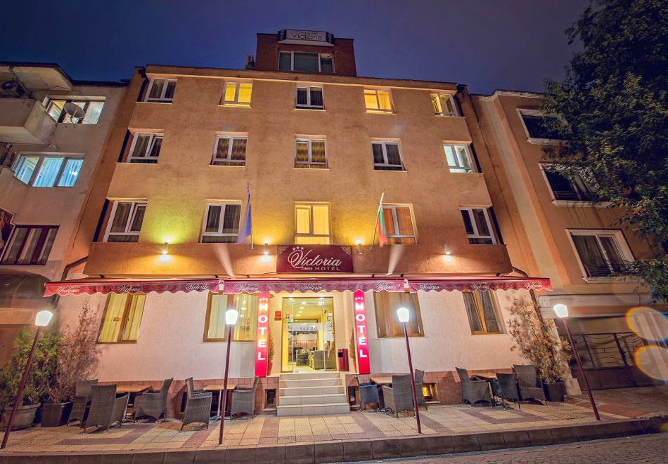 Нощувка на човек в хотел Виктория, Варна