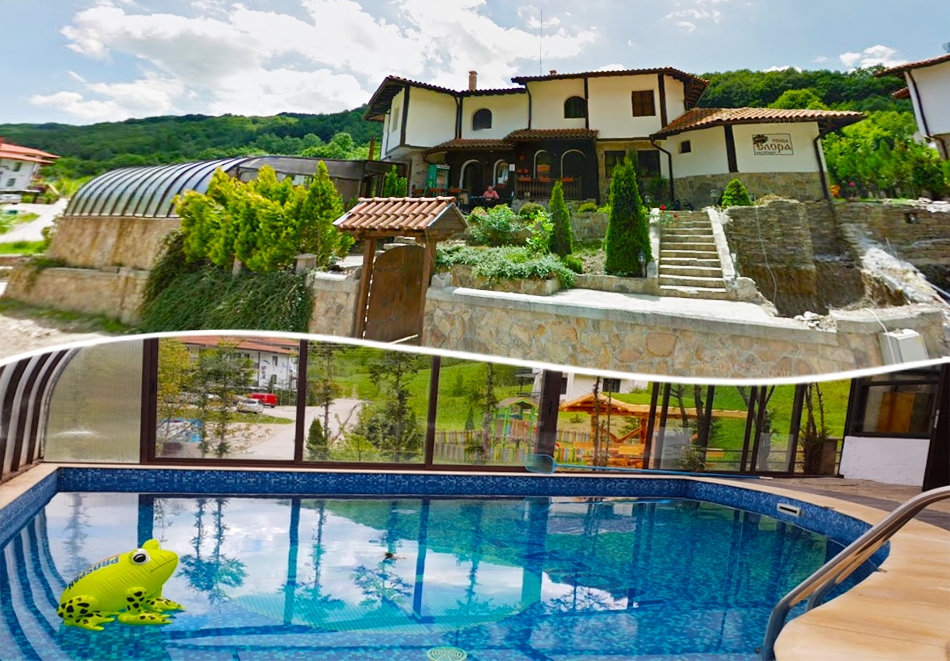 Делник в с. Чифлик! Нощувка на човек + минерален басейн в хотел Елора