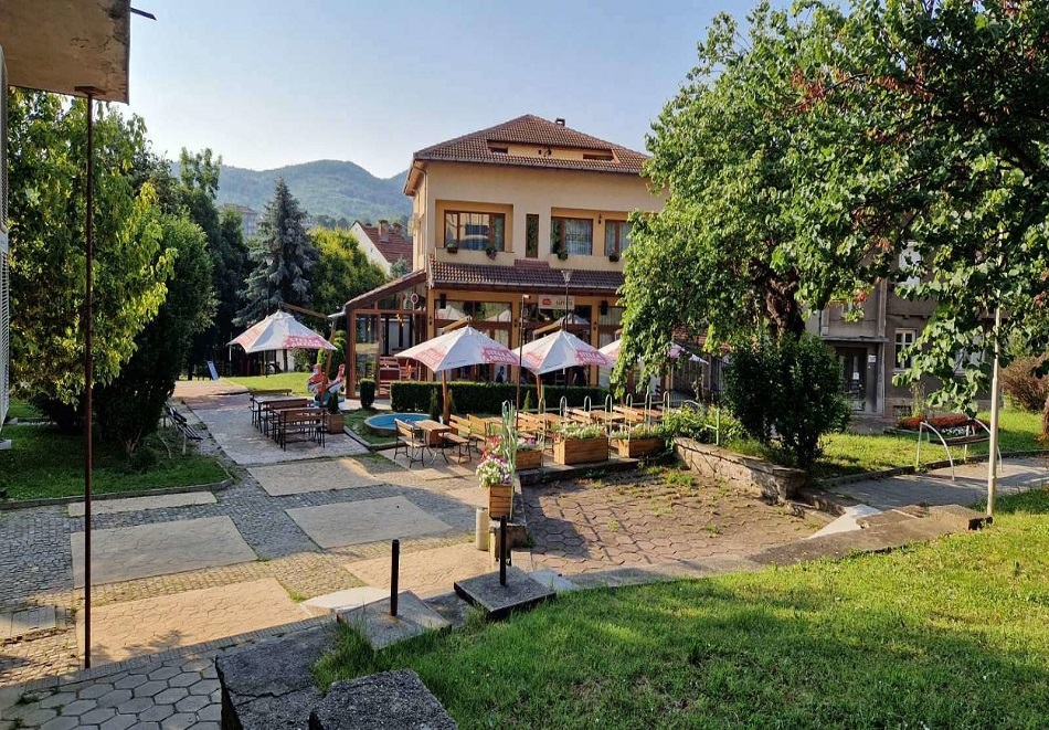 Нощувка за двама в Семеен Хотел Интер, Дряново