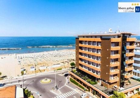 На първа линия в Римини, Италия 2026! Самолетен билет + 7 нощувки със закуски и вечери на човек в хотел PALAZZO CAVEJA