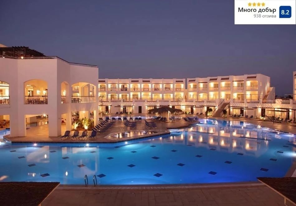 Коледа в Jaz Sharks Bay 4*, Шарм ел Шейх, Египет с полет от София + 7 нощувки на човек на база All Inclusive. Задължително заплащане за Коледна вечеря