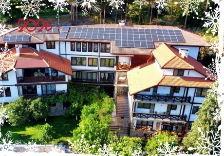 Нова Година в Девин! 3 или 4 нощувки на човек със закуски и вечери, едната празнична + релакс зона в Ековила Маунтин Вю