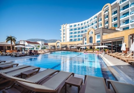 Промо оферта! На първа линия в THE LUMOS DELUXE RESORT 5*, Алания, Турция 2026. Чартърен полет от София + 7 Ultra All Inclusive нощувки на човек