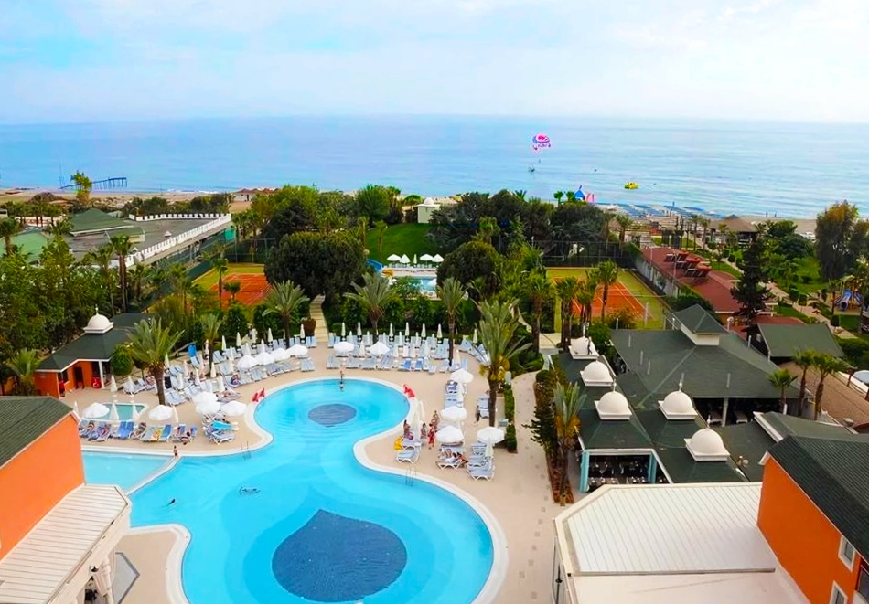 Ранни записвания на първа линия в Insula Resort Superior 5*, Алания, Турция! Самолетен билет от София + 7 нощувки на човек на база Ultra All Inclusive