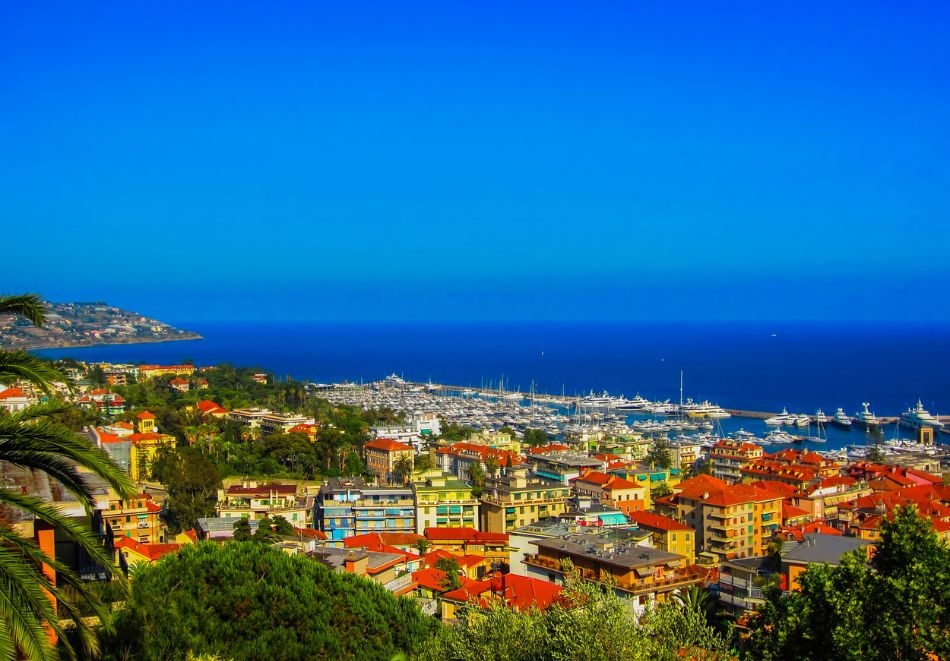 Почивка в Лигурия и Френската Ривиера, Италия! Полет от София + 7 нощувки със закуски и вечери на човек в хотел Globo Sanremo. Възможност за посещение на Ница, Кан, Монако, Портофино, Сан Ремо