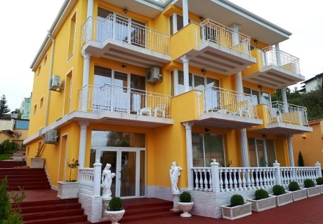 Нощувка на човек в хотел Далия, Банкя