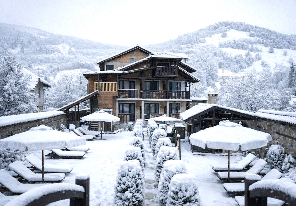 Групова почивка в сърцето на планината! Нощувка за група от 10 или 16 човека със закуска, обяд и вечеря от Семеен хотел Къщата***, Рибарица