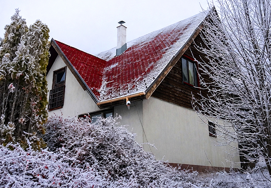 Нощувка за 15 човека в самостоятелна къща от Еко къщи, м. Узана, край Габрово