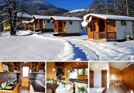 Почивка, близо до София: Нощувка със закуска за двама или наем на комплекса за 20 човека и ползване на оборудвана механа с барбекю от Комплекс Елата, с. Заселе