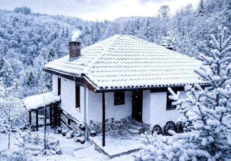 Почивка, край Трявна: Нощувка за 10 човека, настанени в самостоятелна къща от Къща за гости Ножери