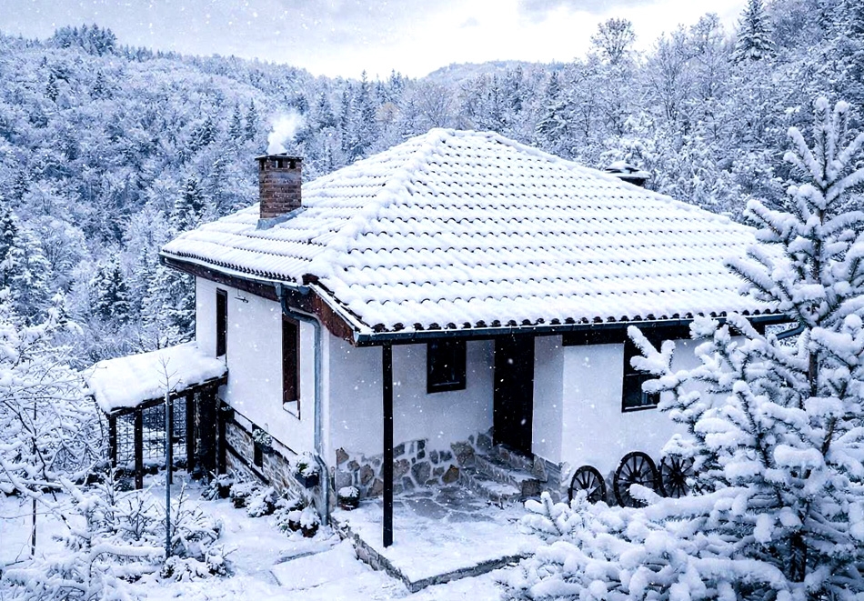 Нощувка за 10 човека, настанени в самостоятелна къща от Къща за гости Ножери, край Трявна