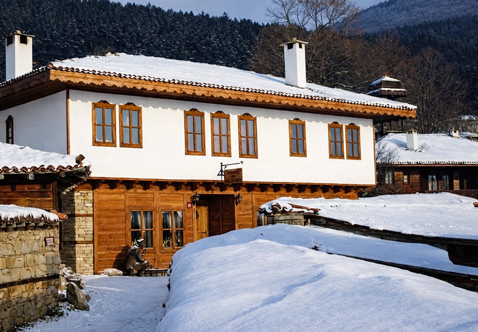 Нощувка на човек със закуска и вечеря от къща за гости Кафенето на Димчо кехая, Жеравна