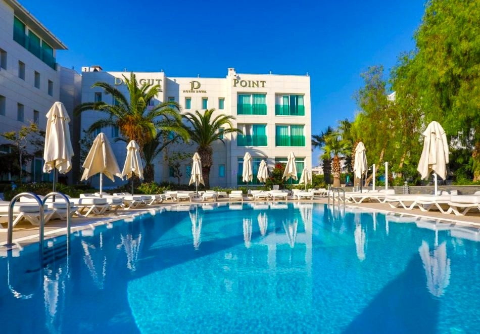 Почивка на първа линия в Тургутрейс, Турция: Чартърен полет от София + 7 нощувки на човек на база All Inclusive в DRAGUT POINT NORTH