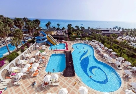 На първа линия Алания, Турция: Полет от София + 7 Ultra All Inclusive нощувки на човек в Holiday Garden Resort 5*