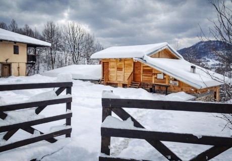 Почивка в самостоятелна къща - Еленския балкан: Нощувка за 6, 12 или 20 човека от Къща Кандафери 2, с. Мийковци