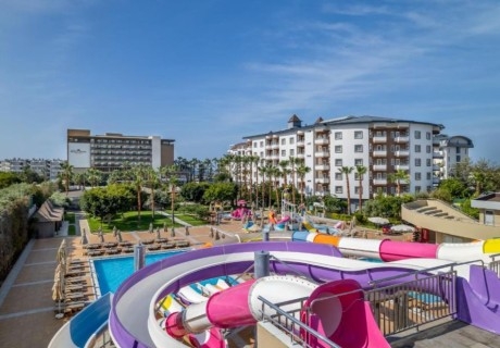 На първа линия в Алания, Турция: Автобусен транспорт + 7 нощувки на човек на Ultra All Inclusive в ROYAL GARDEN BEACH HOTEL 5*, дете до 11.99 г. безплатно